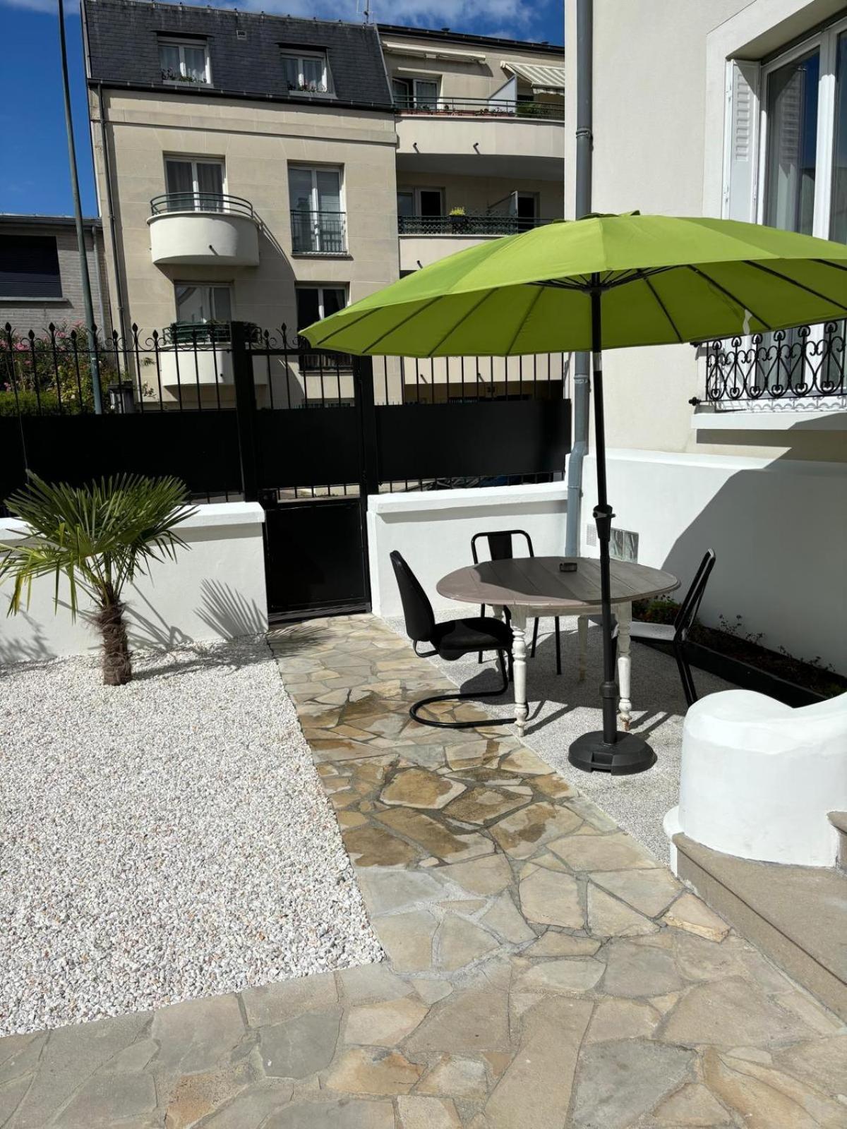 2 Dans Belle Maison A Proximite De Paris Asnières