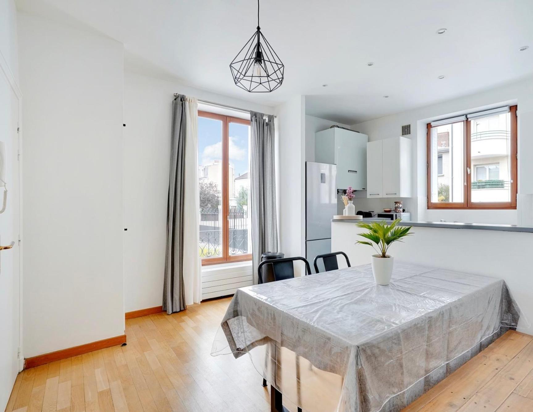 2 Dans Belle Maison A Proximite De Paris Asnières